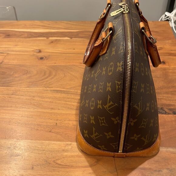 Authentic LV alma beg, - Picture 2 of 3